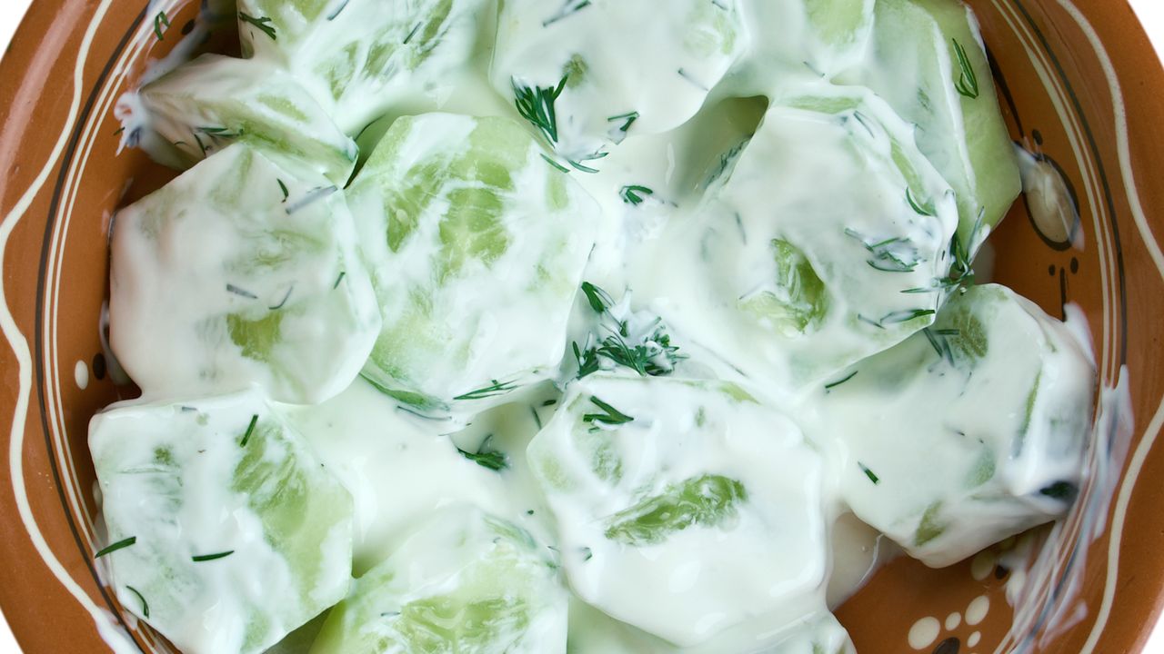 Tradycyjna mizeria. Najlepszy dodatek do obiadu