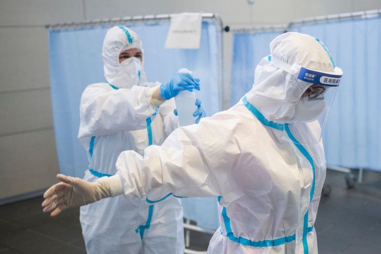 Koronawirus. Pandemia we Włoszech i Francji przybiera na sile