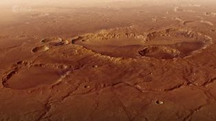 Krater Schiaparelli na Marsie na nowych zdjęciach sondy Mars Express