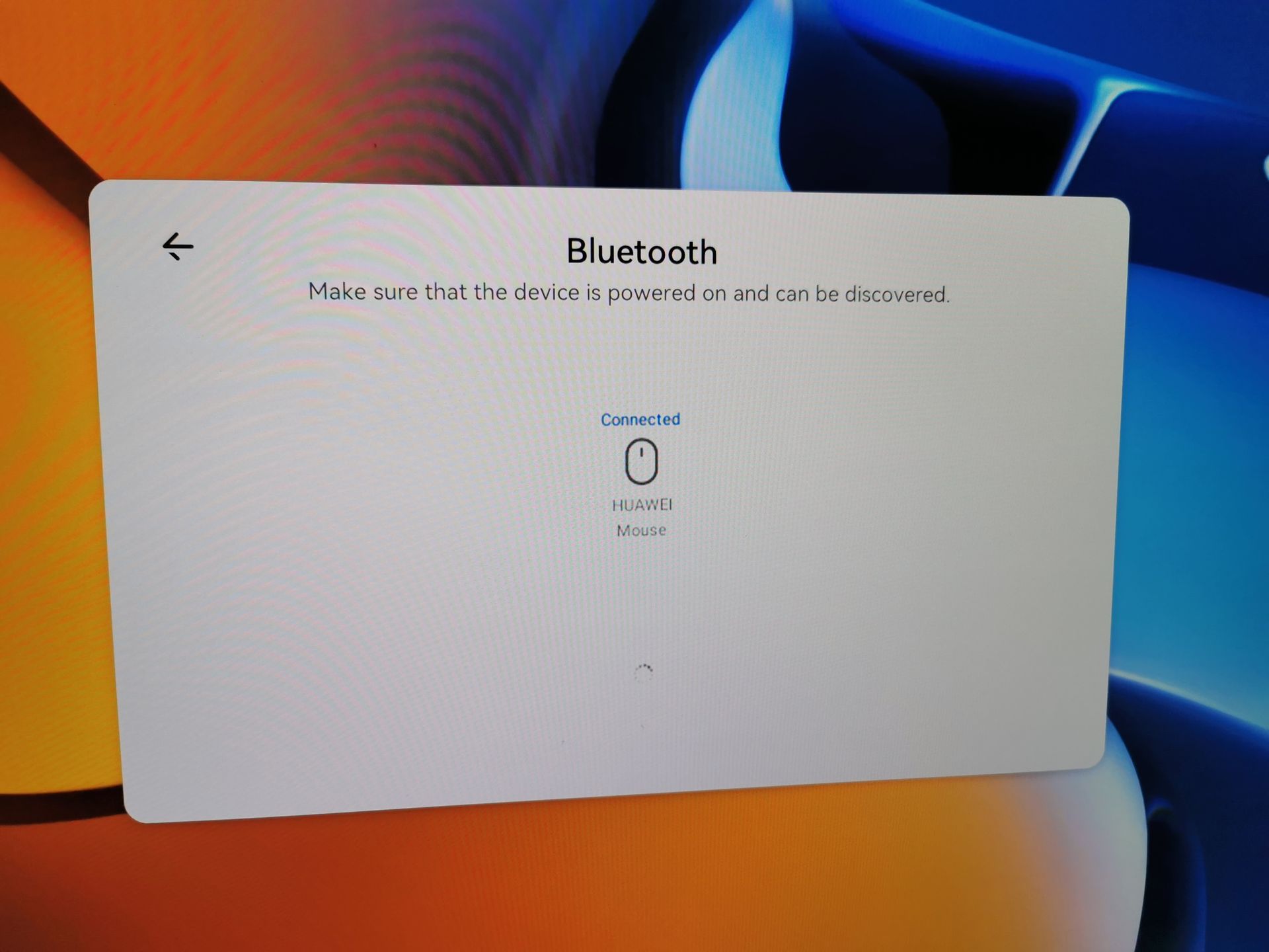 Z monitorem można połączyć przez BT myszkę, ale nie da się słuchawek