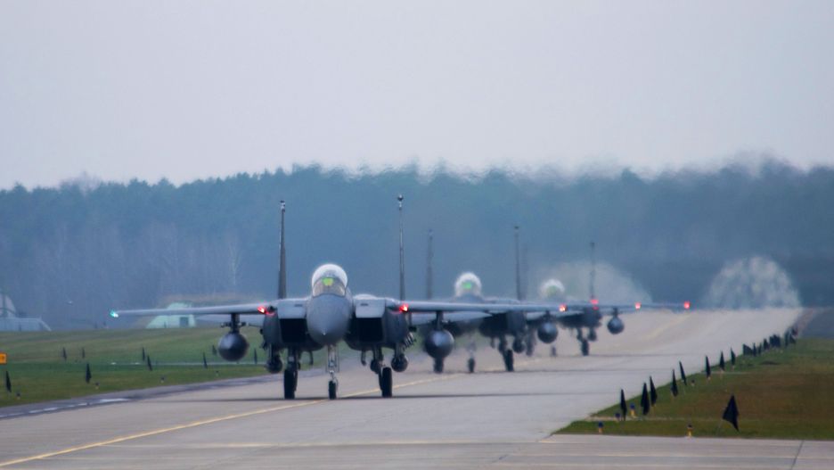 F-15 Strike Eagle przybyły do bazy w Łasku