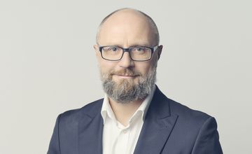 Nowy szef biura komunikacji Emitela. Jego poprzedniczka przeszła do UKE