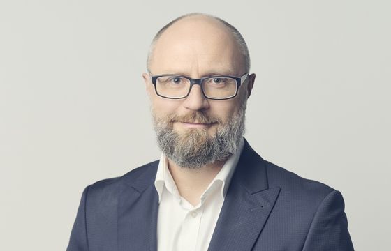 Nowy szef biura komunikacji Emitela. Jego poprzedniczka przeszła do UKE