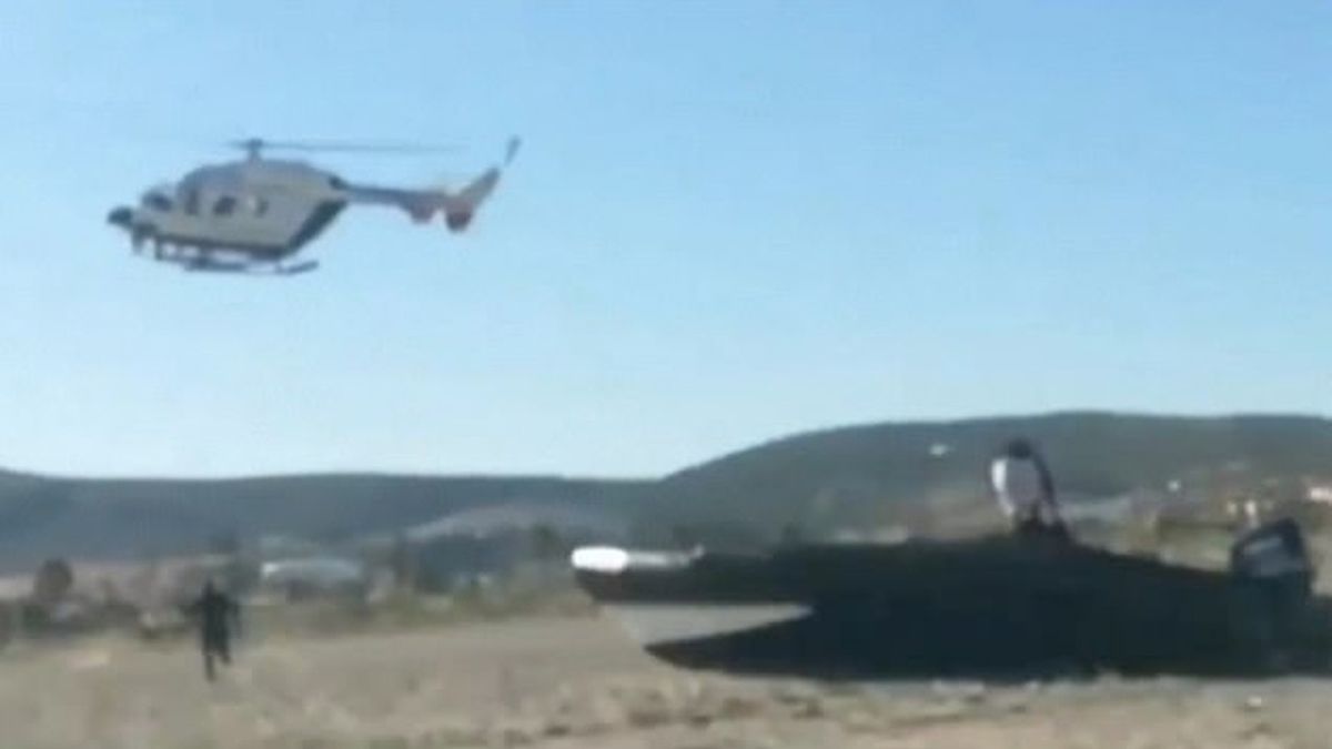 Przemytnicy wjechali na plażę motorówką.