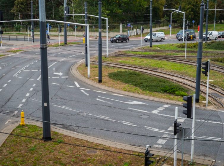 Warszawa. Rondo Żab od piątku będzie częściowo wyłączone z ruchu. Rozpoczyna się wymiana nawierzchni