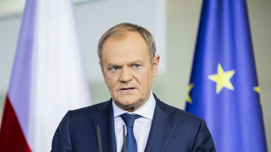 Tusk "czyści" Polskę z PiS? Światowe media komentują