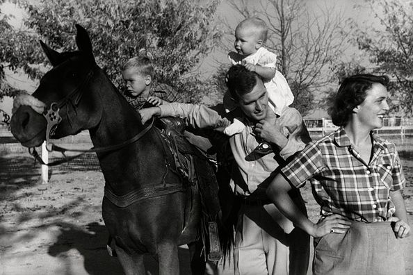 Kim Dzong Un sfotografowany na koniu. Nie jest jedyny 9