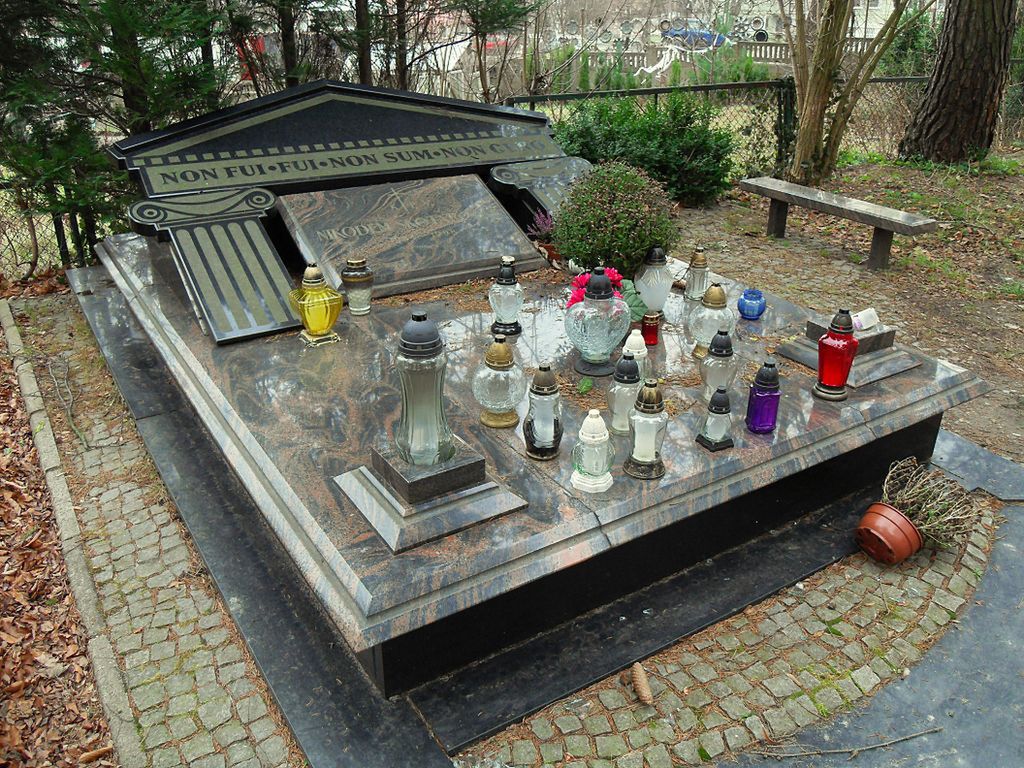 Grób Nikosia na gdańskim cmentarzu