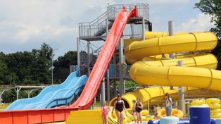 AquaFun Legnica poleca się na weekend! Baseny będą otwarte w piątek i sobotę. Tak wyglądają letnie baseny w Legnicy