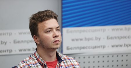 Przyszedł Protasiewicz. Dziennikarze oburzeni. Wyszli z konferencji