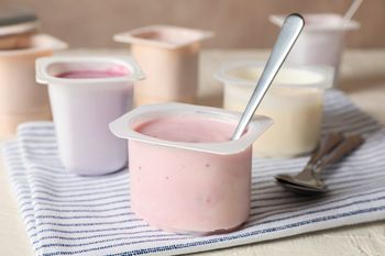 Groźny składnik w jogurcie z Biedronki. Naukowcy ostrzegają