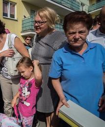 Mała Asia zebrała 100 tys. zł dla chorej matki. Urzędnicy zabrali zasiłki