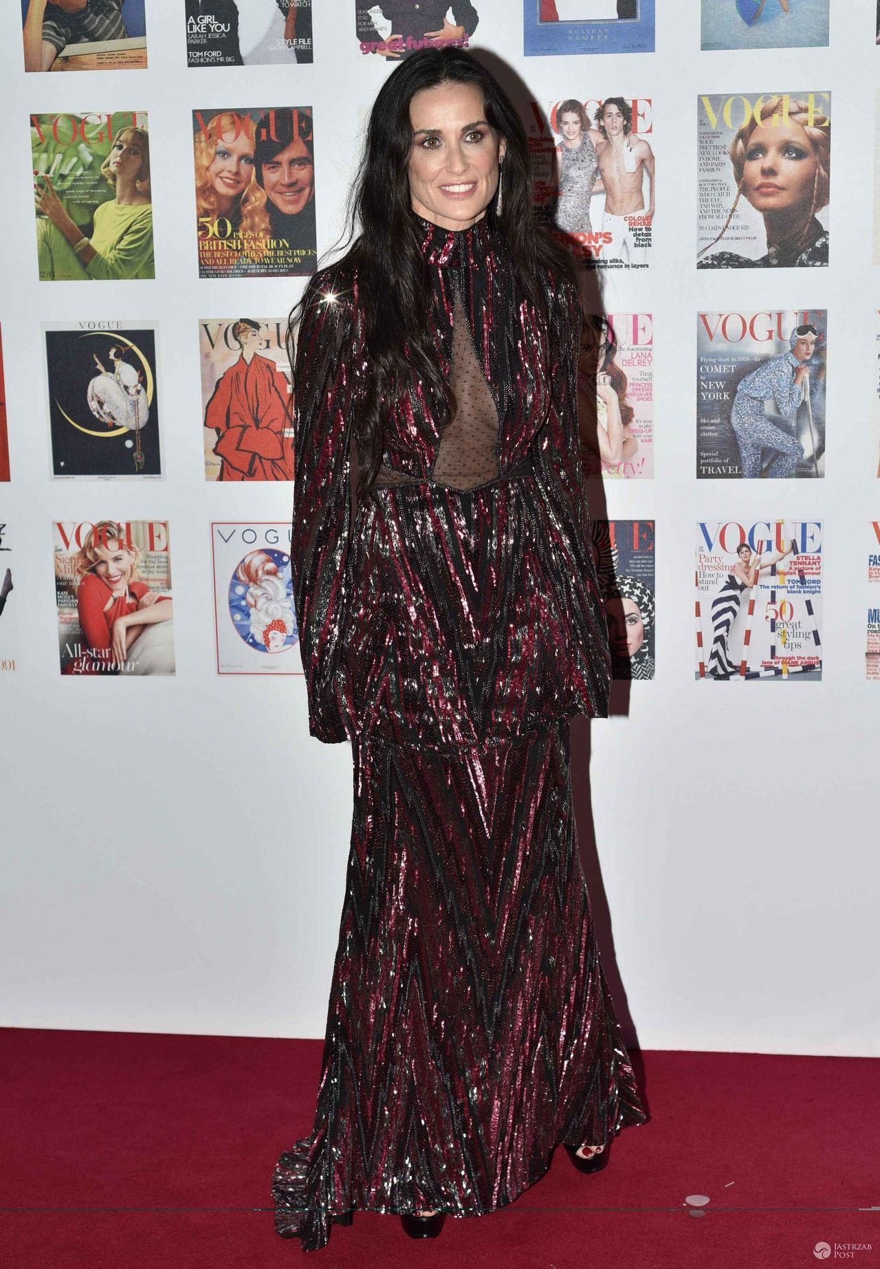Suknia: Roberto Cavalli. Demi Moore, gala z okazji 100 lat brytyjskiej edycji "Vogue" (fot. ONS)