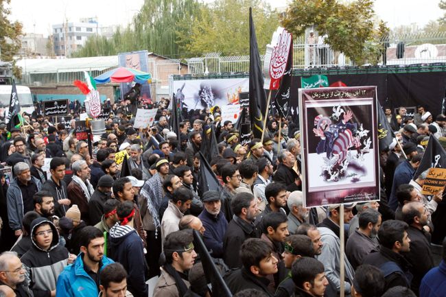 Relacje Iran Ameryka. Antyamerykański protest w Teheranie