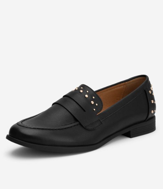 Modne loafersy dostępne w sklepie CCC