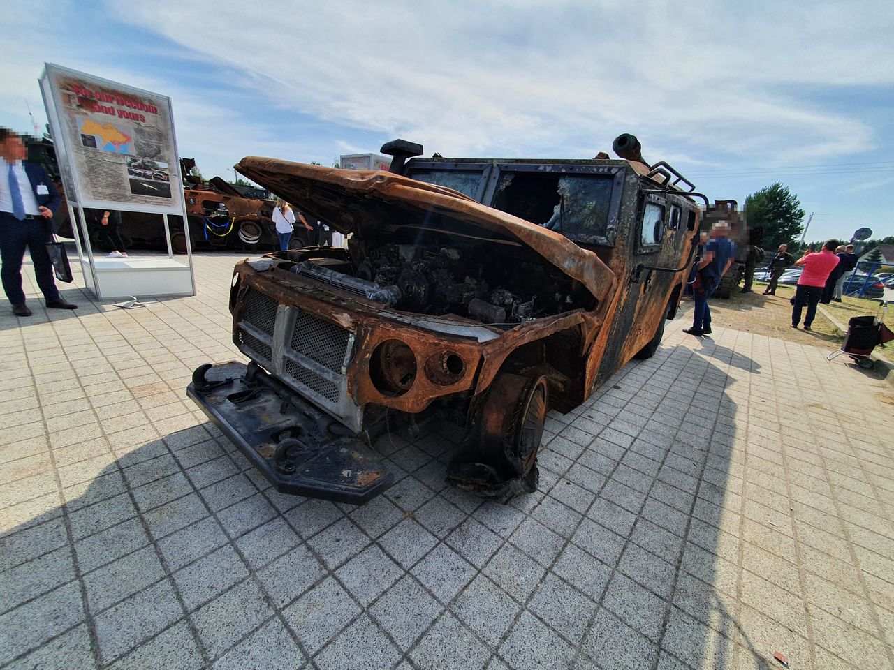 Rosyjski Tigr, BTA i czołg T-72 w Kielcach. Można zobaczyć je z bliska