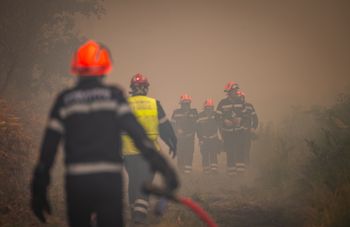 Pożary we Francji, panika we Włoszech. Chmura dymu spowiła niebo