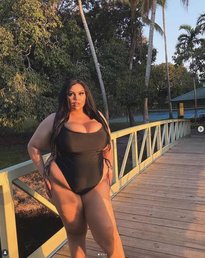 Alex Aspasia twierdzi, że mężczyźni wstydzą się z nią pokazywać