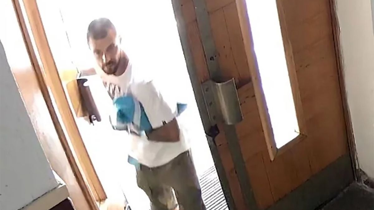 Wandal zniszczył krzyż i ukradł figurę Jezusa