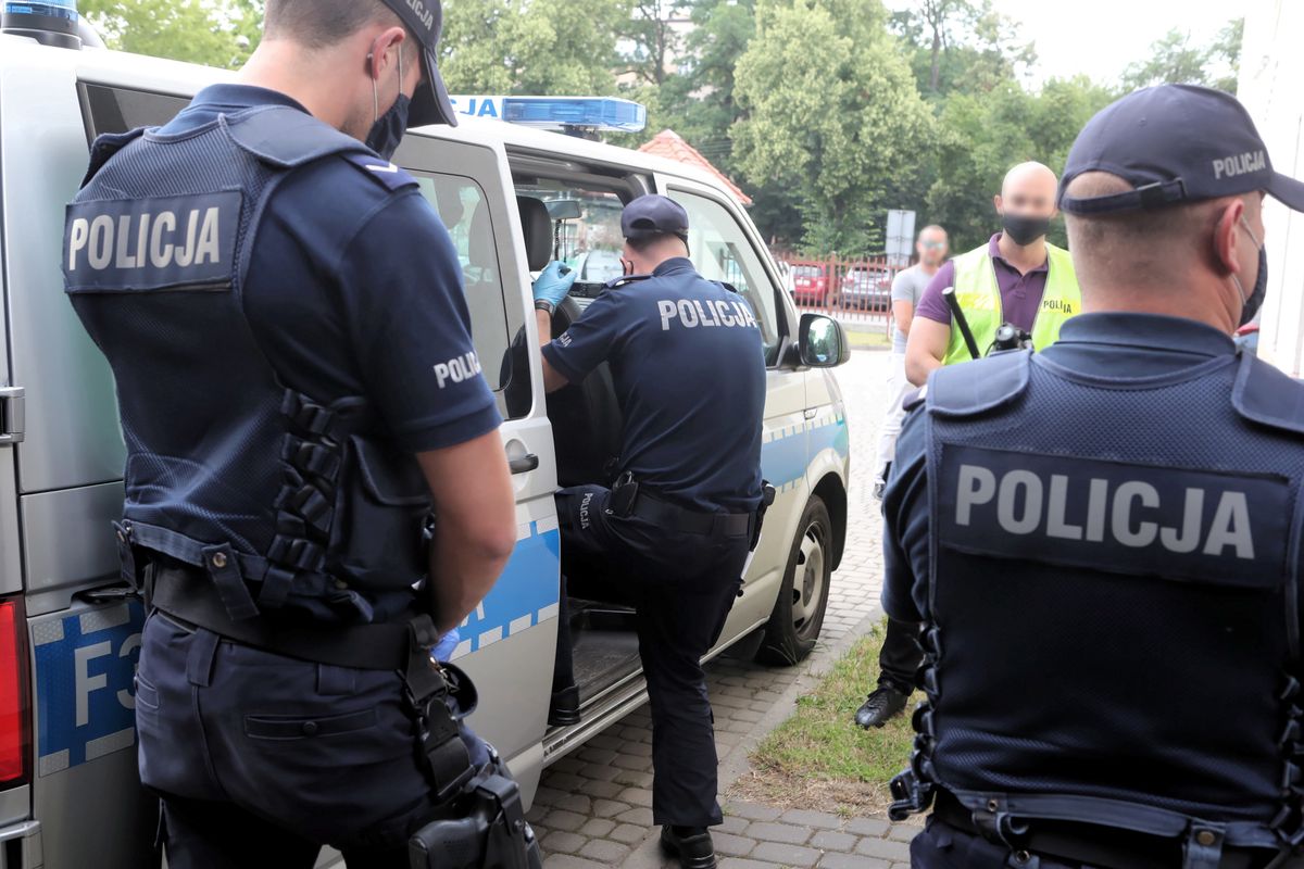 Policja wielkopolska szuka osób, które miały zaatakować dwie nastolatki nad Rusałką