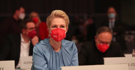 Niemieccy dziennikarze rozliczają polityków ze związków z Kremlem