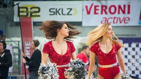 Cheerleaders Gdynia podczas meczu Polska - Kosowo we Włocławku (galeria)