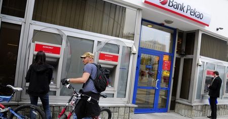Bank Pekao wymienił radę nadzorczą. "To nie fachowcy, ale pas transmisyjny”