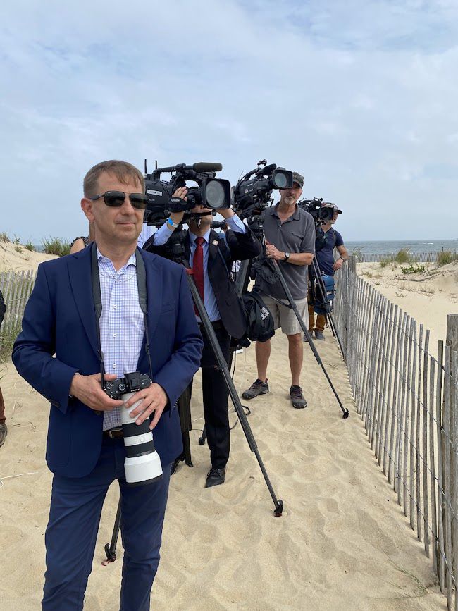 Marek Wałkuski, korespondent Polskiego Radia relacjonował pracę 