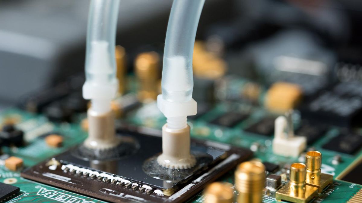 Chłodzony cieczą od wewnątrz układ FPGA Altery