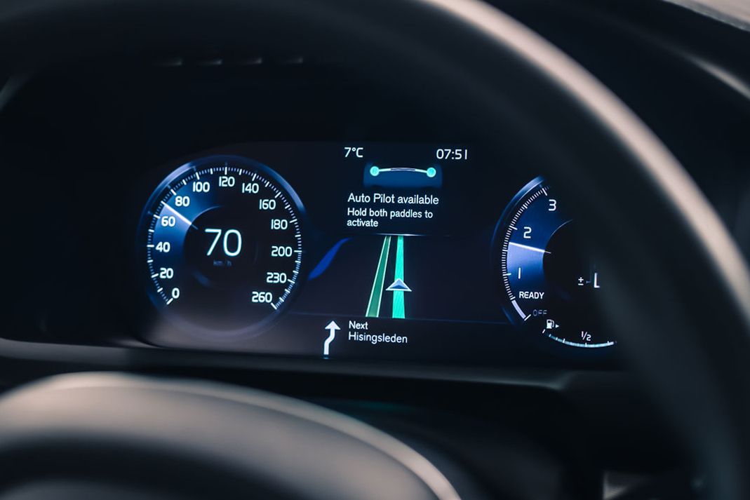 Volvo ostrzega przed autopilotem Tesli: chciejstwo, a nie prawdziwa autonomia