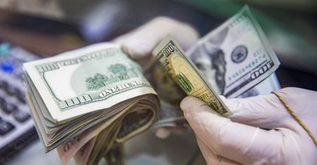 Dzięki pandemii co 30 godzin pojawia się nowy miliarder. W tym samym tempie miliony popadają w skrajne ubóstwo