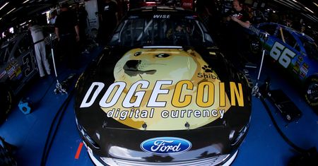 Kurs Dogecoin rośnie. Reddit kreuje memiczną kryptowalutę niczym akcje GameStopu