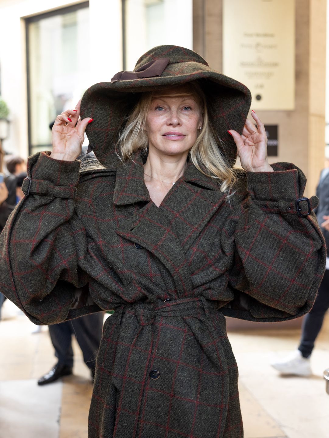 Pamela Anderson na Paris Fashion Week 2023