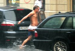 Warszawa w strugach deszczu