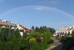 Między niebem a ziemią