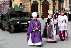 Kondukt ruszył na Wawel