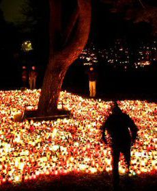Blask tysiąca zniczy