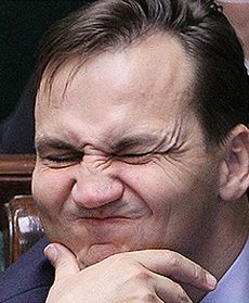 Radosław Sikorski zrobił Minę Miesiąca!