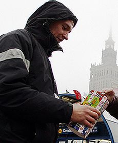 Z puszką dla chorych dzieci - zobacz zdjęcia