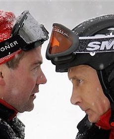 Przywódcy Rosji na nartach