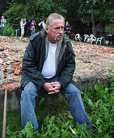 Ciężarówka zniszczyła mu dom