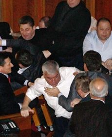 Bijatyka w parlamencie