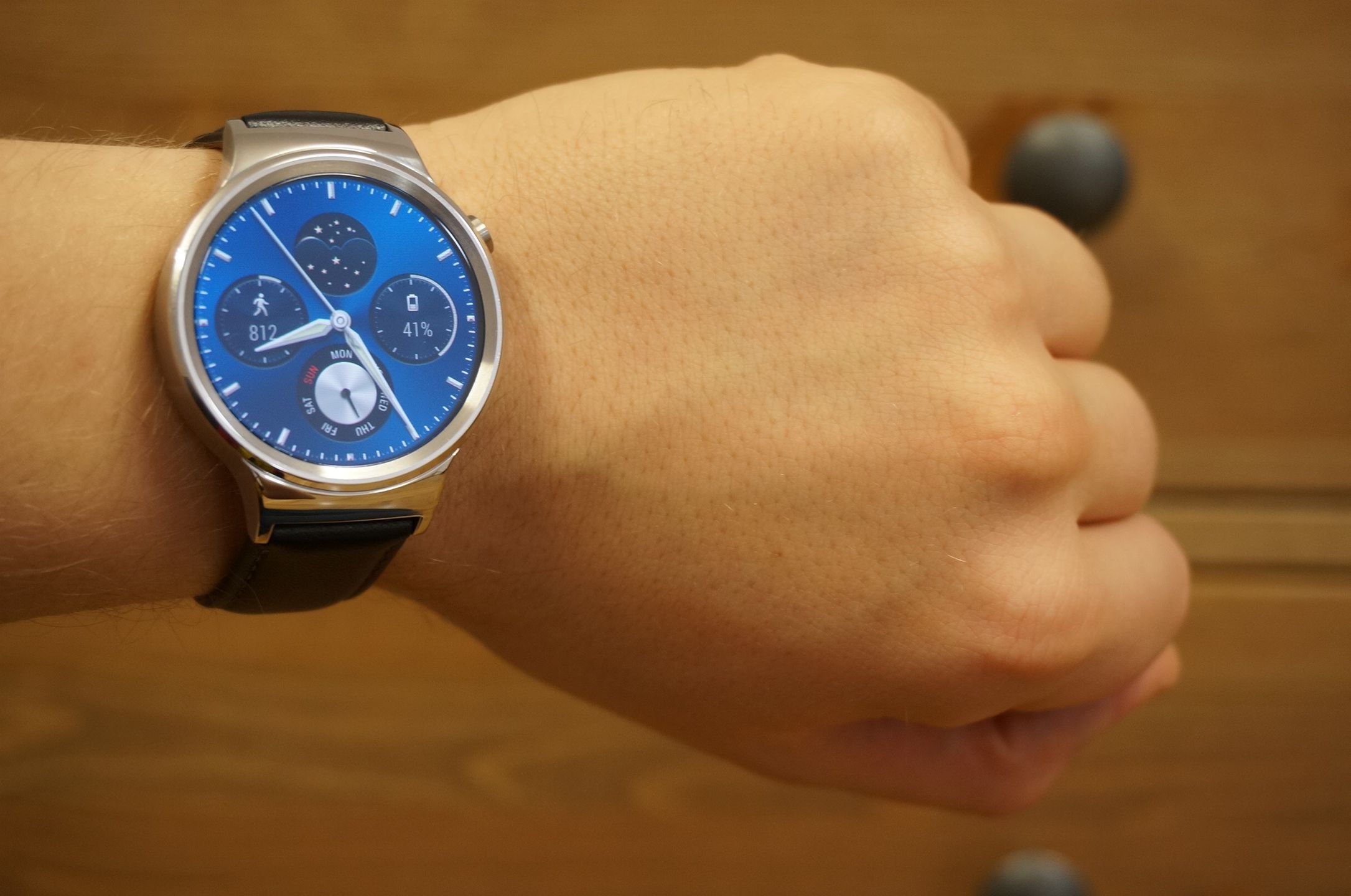 Huawei Watch vs LG G Watch R - czy warto dopłacać? 2