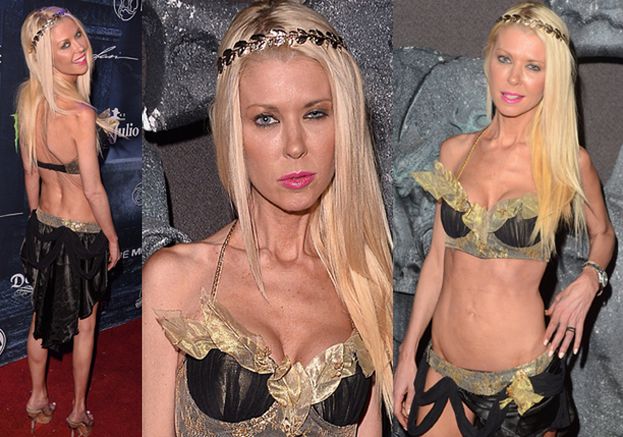 Półnaga Tara Reid straszy na imprezie halloweenowej... (ZDJĘCIA)