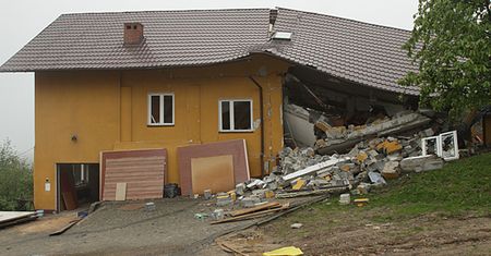 Po powodzi, osunięcia ziemi