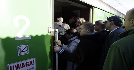 Podróżni zagubieni w remontach PKP