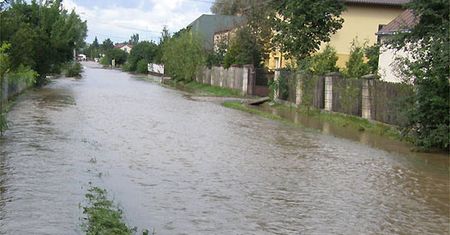 Woda stoi po kostki