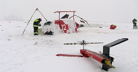 Tyle zostało ze śmigłowca rozbitego pod Olesnem