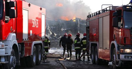 Ogień nad rozlewnią w Łodzi