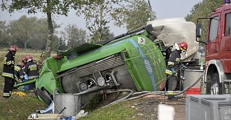 Zderzenie ciężarówek - kierowcy nie żyją